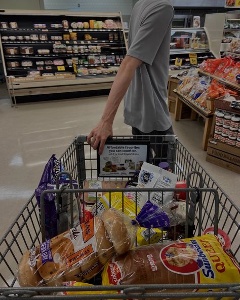 Man Grocery Shopping Aesthetic, Grocery Store Couple Aesthetic, Grocery Shopping Asthetic Picture, Grocery Store Shopping Aesthetic, Grocery With Boyfriend, Grocery Shopping Aesthetic Friends, Grocery Date Aesthetic, Shopping Market Aesthetic, Grocery Aesthetic Philippines