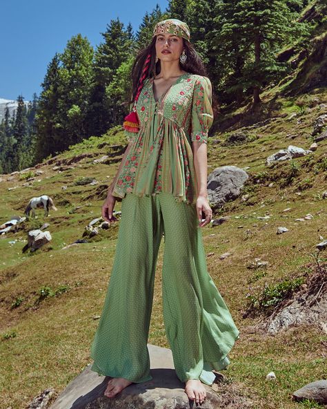 Peplum Top And Palazzo, V Neck Peplum Top, Paulmi And Harsh, Co Ords Outfits, Print And Embroidery, Printed Peplum Top, Simple Kurta Designs, Palazzo Set, Embroidery Floral