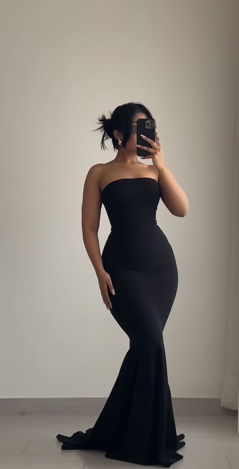 Long Black Dress Classy Elegant, Nightclub Outfit Club Style, High Value Woman Outfit, Elegant Bodycon Dress, Dresses Black Women, Modest Fashion Outfits, Glam Dresses, Looks Chic, Dressy Outfits