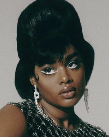 Black Women 70s Makeup, Vintage Editorial Makeup, 70s Editorial Makeup, 70s Black Women Makeup, 1970s Makeup Black Women, Black 70s Makeup, Editorial Makeup Black Model, 70s Makeup Black Women, Retro Makeup 70's