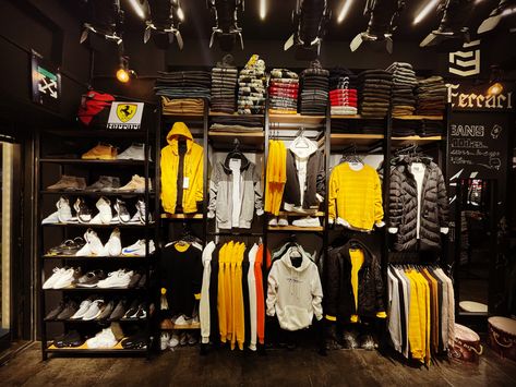 Mens Wear Interior Design, Mens Wear Shop Interior Design, Nirvana Wallpaper, Mens Wear Shop, Visual Merchandising Fashion, Fashion Store Design, Sneakerhead Room, Steampunk Furniture, Clothing Store Displays