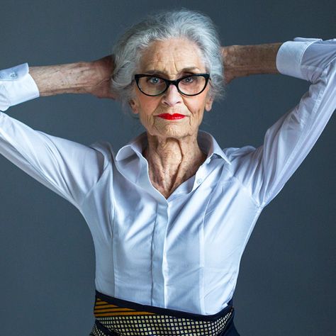 Daphne Selfe, Inspiration Instagram, Best Beauty Tips, Stay Young, Old Woman, Trending Haircuts, Aging Process, Aging Gracefully, Young And Beautiful