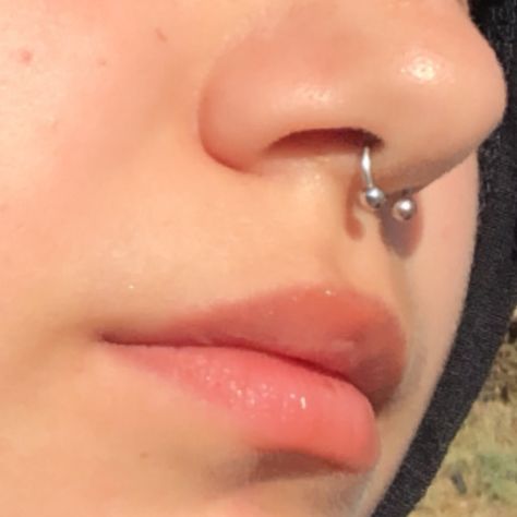 𝑠𝑒𝑝𝑡𝑢𝑚 𝑝𝑖𝑒𝑟𝑐𝑖𝑛𝑔🤍 Septum On Different Noses, Septum Piercing Ideas, Aesthetic Piercings Face, Piercing Ideas Nose, Septum Aesthetic, Septum Piercing Aesthetic, Piercing Nose Septum, Aesthetic Piercings, Nose Piercing Septum