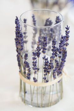 Dried Lavender Wedding, Lavender Wedding Bouquet, Wedding Motifs, نباتات منزلية, Bridal Shower Planning, Wedding Table Flowers, Lavender Wedding, Deco Floral, Mod Wedding