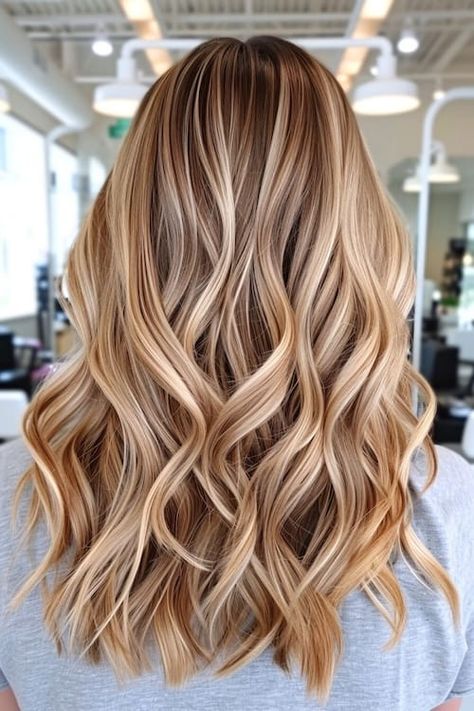 Chestnut Balayage Blonde, Blonde Balayage With Caramel Highlights, Caramel Highlights Dark Blonde Hair, Blonde Hair Carmel Highlight, Strawberry Blonde Hair To Blonde, Caramel Blonde With Dark Roots, Blonde Highlight Color Ideas, Summer Hair Colours Blonde, Caramel Balayage On Blonde Hair