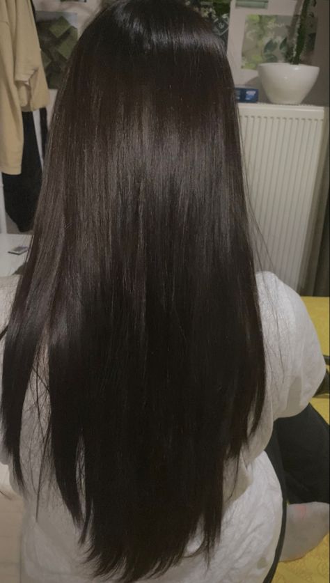 #darkhair #black #hair #dark #long #natural Dark Brunette Hair, Long Shiny Hair, Straight Black Hair, Brown Hair Inspo, Long Dark Hair, Haircuts Straight Hair, Long Straight Hair, Hair Inspo Color, Dark Brown Hair