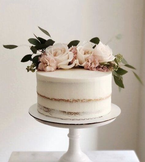 1 Layer Wedding Cake, Plain Wedding Cakes, 1 Tier Wedding Cakes, Wedding Cakes One Tier, Single Tier Cake, Cake With Flowers, Round Wedding Cakes, Birthday Cake With Flowers, Small Wedding Cakes