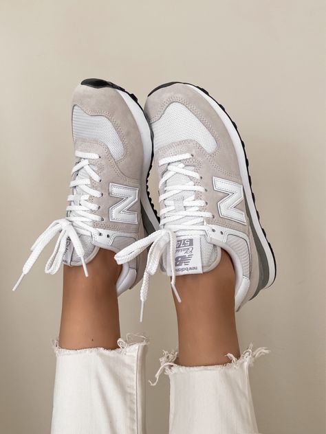 Shoe Aesthetic, New Balance Shoe, New Balance Classics, Zapatillas New Balance, New Balance Style, New Balance Outfit, Cloud Shoes, Balance Sneakers, New Balance 574