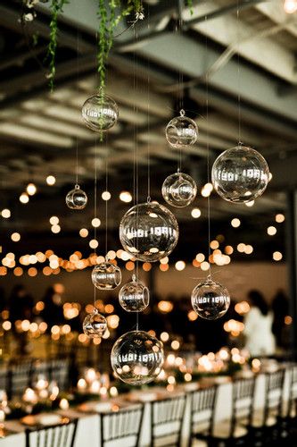 Hanging Candles Wedding, Hanging Bubbles, Outdoor Garden Diy, Hanging Lights Wedding, Hanging Globe Lights, Classy Wedding Decor, Tea Light Candle Holders, Wedding Decor Photos, Wedding Bubbles