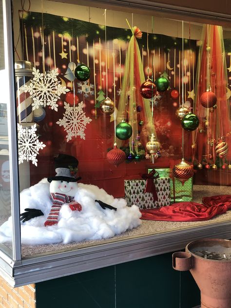 Store Front Christmas Display, Christmas Decor For Retail Store, Christmas Display Window Store Fronts, Christmas Decor Ideas For Shop Windows, Christmas Window Display Ideas Home, Christmas Store Front Windows, Store Window Christmas Displays, Christmas Shop Window Display Ideas, Boutique Christmas Window Display