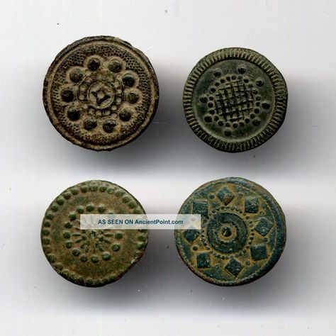 4 Brass Buttons Decorated Medieval Relief, 16th Century Medieval Buttons, Brass Buttons, Medieval History, Living History, Button Crafts, Star Pattern, 16th Century, 17th Century, Wood Carving