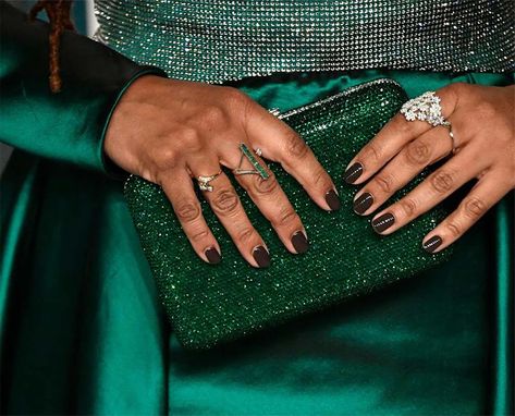 What Color Nails Go with an Emerald Green Dress? – DTK Nail Supply Green Dress Simple, Emerald Green Evening Gown, Emerald Green Outfit, Green Dress Outfit, Green Evening Gowns, Hunter Green Dresses, Nail Color Combos, Emerald Green Dress, Fun Nail Colors