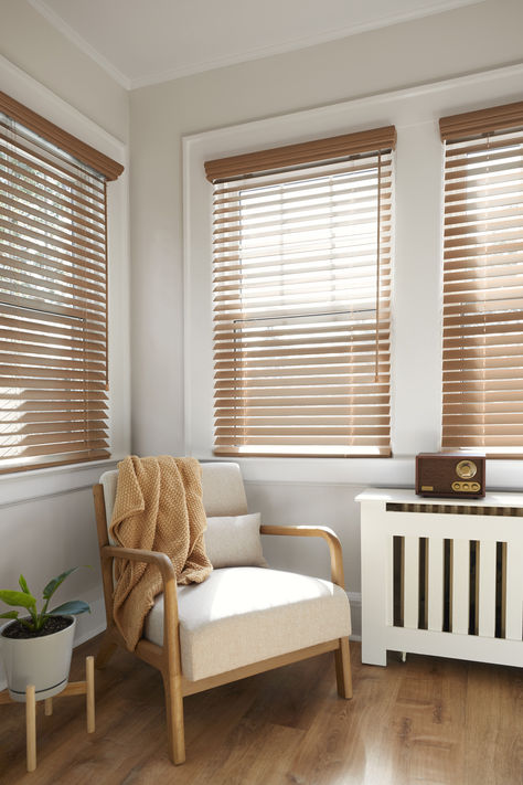 Home Blinds Ideas, Living Room Blinds And Curtains Ideas, Faux Wooden Blinds, Clean Wood Blinds, Wooden Blinds Bedroom, Wooden Blinds For Windows, Wooden Blinds Living Room, Wood Blinds Living Room, Wood Window Blinds