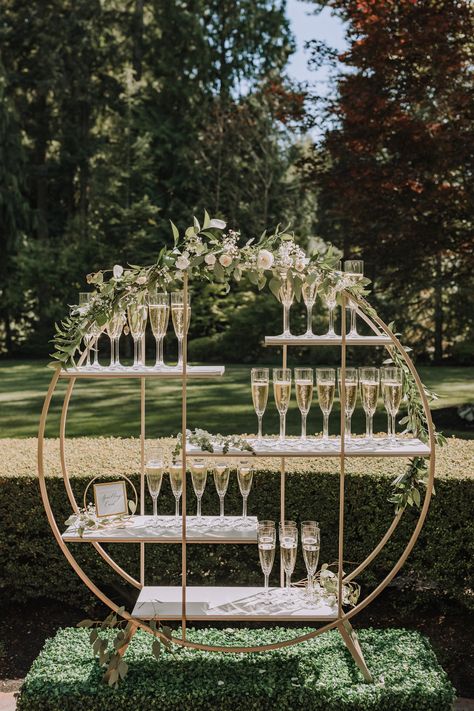 Prosecco Stand Wedding, Champagne Flute Stand, Self Serve Champagne Bar Wedding, Champagne Holder Wedding, Snack Bar Cart Party, Champagne Garden Party, Wedding Rentals Business, Stand Up Wedding Reception, Champagne Stand Wedding