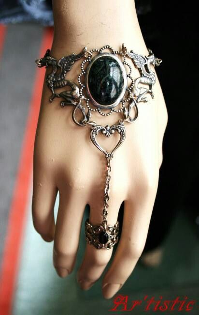 .. Dark Jewelry, Lace Bracelet, Hand Accessories, Magical Jewelry, Steampunk Jewelry, Fancy Jewellery, Hand Chain, Mein Style, Fantasy Jewelry