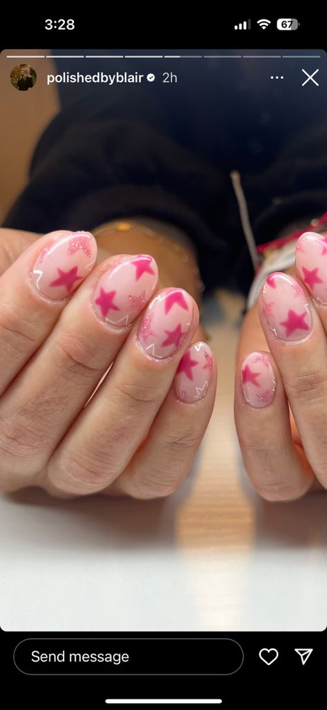 Simple Nail Designs On Short Nails, Guitar Friendly Nails, Non Basic Nails, Hannah Montana Nails, Easy Natural Nail Designs, Nails For Natural Nails, Simple Clean Nails, Short Star Nails, Pink Nails Art