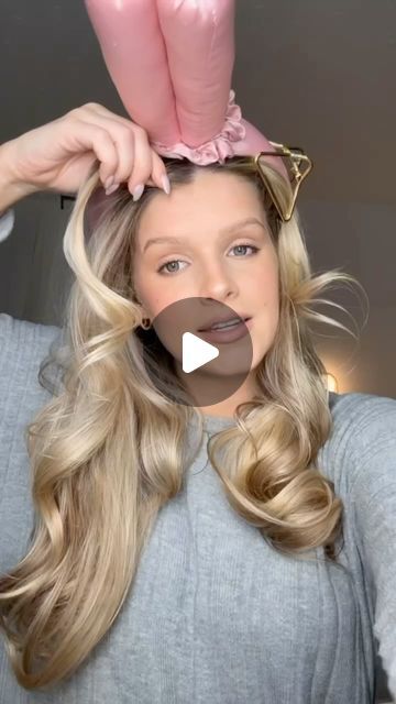 The Effortless Shop on Instagram: "NEW upside down method of heatless curls! All you need to know * * #heatless #heatlesscurls #heatlesscurlers #curls #overnightcurls #hair #overnight #easy #hairstyle #hairtutorial #hairstyle #hairtok #haircare #hairstyle #hair #soft #beauty #curlyhair #straighthair #wavyhair #waves #heatlesshair #heatlesshairstyles #heatlesswaves #heatlessblowout #hairtutorial  #hairtransformation #bestie #justgirlythings" Heatless Curls Technique, Reverse Heatless Curls, Overnight Curls For Medium Length Hair, Upside Down Heatless Curls, Overnight Hair Curls, Heartless Curls Overnight, Heatless Curls Overnight Tutorials, Easy Overnight Curls, Hair Curlers Overnight