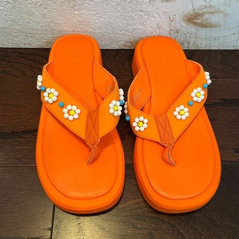 New Urban Outfitters Women’s Orange Beaded Daisy Strap Flip Flops Size 8 1” Platform Elms Nude Platform Sandals, Orange Flip Flops, Pink Platform Sandals, Beaded Daisy, Black Ankle Strap Heels, Leather Flats Women, Lace Up Gladiator Sandals, Casual Sandals Womens, Ankle Strap Sandals Flat