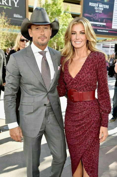 Faith Hill Hairstyles, Faith Hill And Tim Mcgraw, Tim Mcgraw And Faith Hill, Tim And Faith, Tim Mcgraw Faith Hill, Couples Fashion, Best Country Singers, Best Country Music, Country Bands