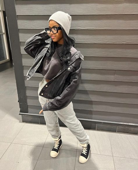 Outfits With Beanies Black Women, Outfits With Black Beanies, Beanie Outfits Black Women, Grey Jeans Outfit Black Women, Converse Outfit Black Women, Grey Beanie Outfit, Outfits With Beanies, Ptso Outfits, Carhartt Beanie Outfit