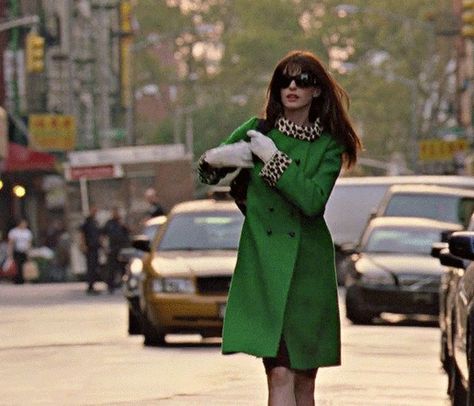 Devil Wears Prada Outfits, Nyc Autumn, Prada Aesthetic, Fashion Journalism, Hallowen Ideas, Peplum Blazer, Devil Wears Prada, Movie Fashion, Fashion Marketing