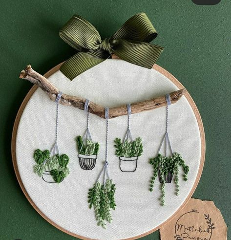 Embroidery Hoop Art Diy, Embroidery Lessons, Diy Embroidery Designs, Hand Embroidery Patterns Flowers, Diy Embroidery Patterns, Handmade Embroidery Designs, Pola Sulam, Hand Embroidery Projects, Hand Embroidery Flowers