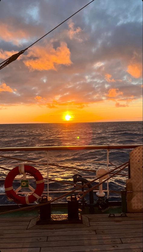 Ship Wallpaper Sea, Sailor Aesthetic Sea, Sailor Aesthetic, Cruise Sunset, Hawaii Cruise, Sunset At Sea, Bed Picture, 2024 Board, Costa Cruises