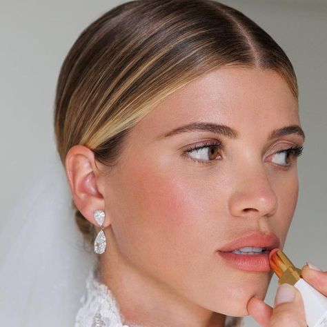 pati dubroff on Instagram: "I had the immense privilege and honor of enhancing #sofiarichie for her fairytale wedding. Thank you @sofiarichie for trusting me and including me, definitely one of the highlights of my career. @kathleen_hair #beautifulbride (Stay tuned for product breakdown because I know you are all going to ask!!)" Bride Makeup Natural, Natural Makeup Look, Bridesmaid Hair Makeup, Formal Makeup, Bridal Makeup Natural, Wedding Day Makeup, Braut Make-up, Wedding Makeup Looks, Wedding 2025