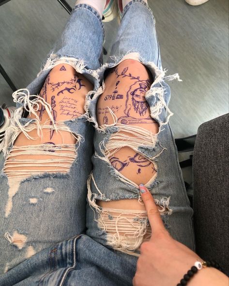 Drawing on legs Doodles On Thigh, What To Draw On Your Leg, Leg Doodles Pen, Drawing On My Leg, Drawing On Body Sharpie, Drawings On Legs Art With Pen, Things To Draw On Your Leg With Pen Easy, Leg Doodles Sharpie, Drawing On Leg Doodles