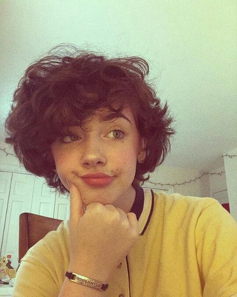 Non Binary Hairstyles, Non Binary Haircuts Curly, Non Binary Hair, Non Binary Haircuts, Haircuts Curly, Hair Colour Ideas, Hair Sketch, Colour Ideas, Haircuts Straight Hair