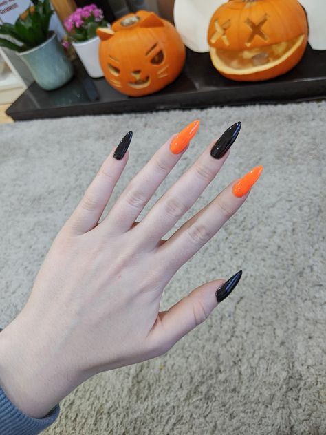 Halloween Nails Orange, Orange Nail Art Designs, Orange Nail Art, Black Halloween Nails, Nails Orange, Orange Nail Designs, Orange Nail, Basic Nails, Black Nail Designs