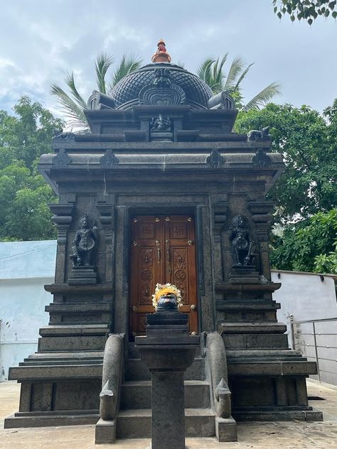 Ganesha(Vinayagar) Temple Small Temple Design Outdoor, Banglow Interior, Temple References, Small Temple Design, South Indian Temple Architecture, Ganesha Temple, Garden Temple, Home Mandir, Ganesh Temple