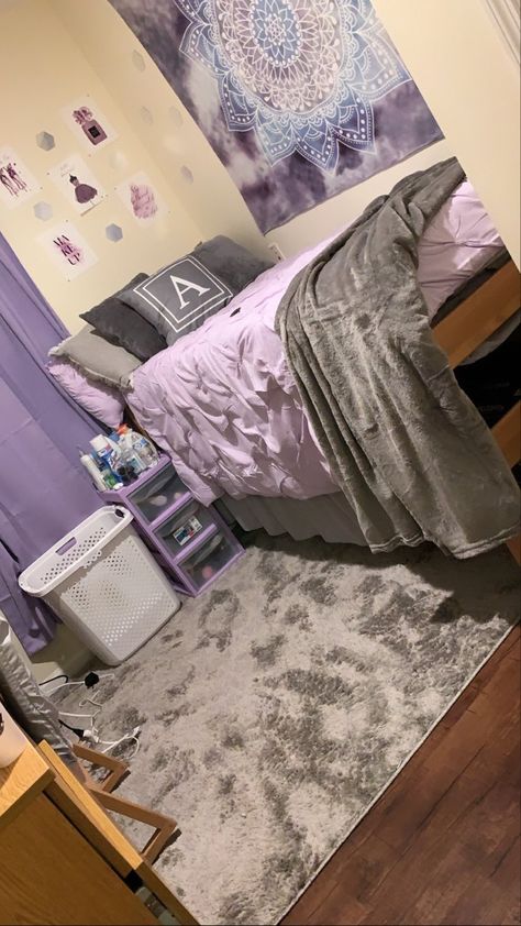 Lavender And Grey Dorm Room Ideas, Grey And Purple Dorm Room, Lavender And Grey Dorm Room, Dorm Room Decor Purple, Purple And Grey Bedroom Ideas Aesthetic, Silver Dorm Room Ideas, Dorm Esthetics, Dorm Room Designs Purple, Purple And Gray Dorm Room Ideas