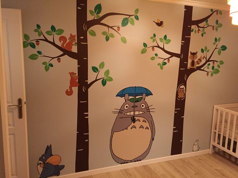 My baby's room with Totoro and his friends :3 Studio Ghibli Baby Room, Totoro Bedroom, Ghibli Nursery, Totoro Nursery, Ra Themes, Toddler Daycare, Baby Room Themes, Otaku Room, Baby Nursery Neutral