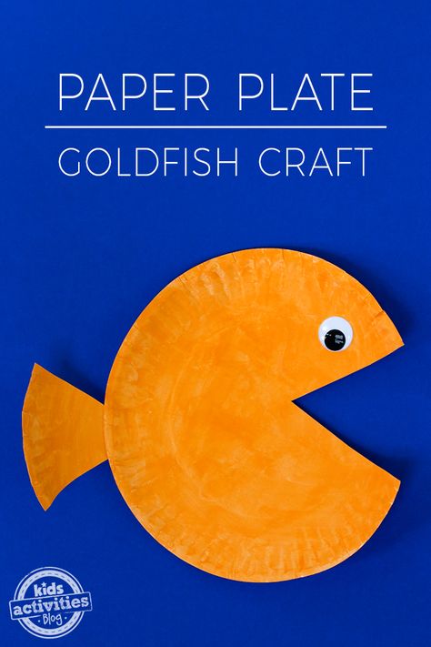 Perfect for preschoolers, this Paper Plate Goldfish Craft reinforces basic shape recognition and fine-motor skills. It requires minimal supplies, making it idea Goldfish Craft, Pet Study, Orange Craft, Pets Preschool Theme, Paper Plate Crafts For Kids, K Crafts, Fish Crafts, Ocean Crafts, Animal Crafts For Kids