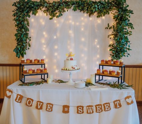 Wedding Food Table Backdrop, Desert Table Backdrops, 50th Anniversary Dessert Table Ideas, Desert Table Decoration Ideas, Eucalyptus Dessert Table, Cake Table Backdrop Ideas, Dessert Table Backdrop Ideas, Wedding Dessert Table Backdrop, Backdrop For Cake Table