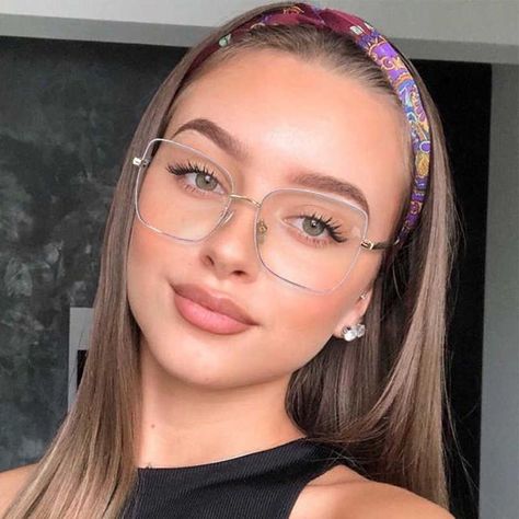 none Specs Frames Women, Best Eyeglass Frames, Spectacles Women, Glasses For Oval Faces, Cute Glasses Frames, Glasses Inspiration, Fancy Glasses, Best Eyeglasses, Specs Frame