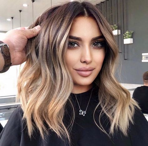 Blonde Balayage Mid Length, Shoulder Length Ombre Hair, Shoulder Length Brown Hair, Brown Mid Length Hair, Hairstyles With Highlights, Balayage Hair Brunette With Blonde, Balayage Asian Hair, Balayage Hair Blonde Medium, Brunette With Blonde Highlights