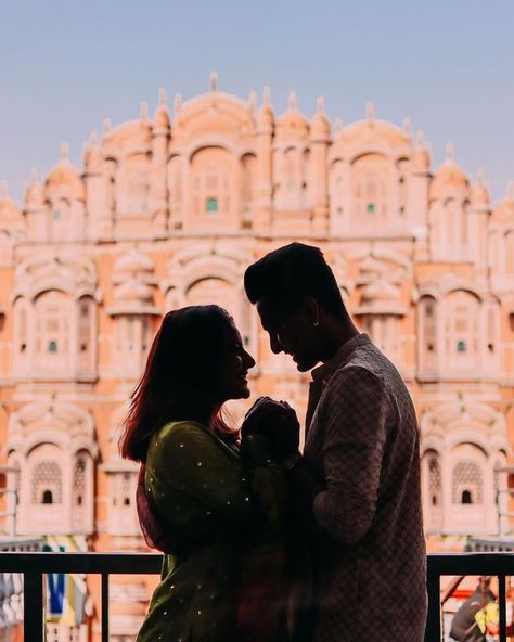 Taj Mahal Couple, Stone Ruins, Hawa Mahal, Pre Wedding Shoot, Agra, Wedding Shoot, Jaipur, Pre Wedding, Taj Mahal