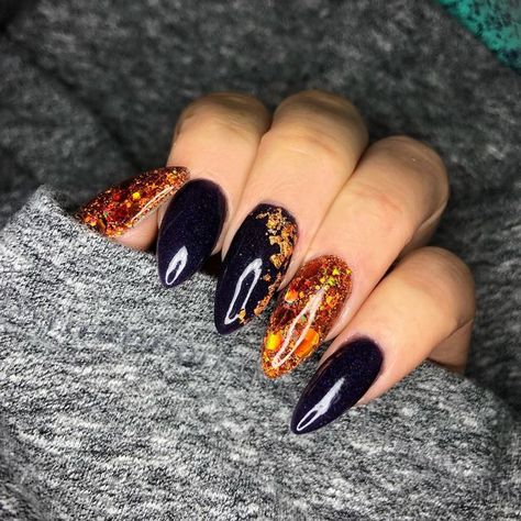 Black Nails With Orange Glitter, Bonfire Nail Designs, Orange Glitter Nails, Black Sparkly Nails, S And S Nails, Manicure Nail Designs, Black Nail Polish, Polygel Nails, French Tip Acrylic Nails