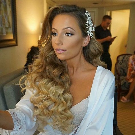 Glam waves big hair with one side pinned back Hair Pushed To One Side Wedding, Hair To One Side Prom, Curly Hair Side Pinned Back, Old Fashioned Curls Wedding, Crimp Wedding Hair, One Side Curly Hairstyle Wedding, Side Swept Hair With Clip, Curls With Side Pinned Back, Hair To Side With Curls