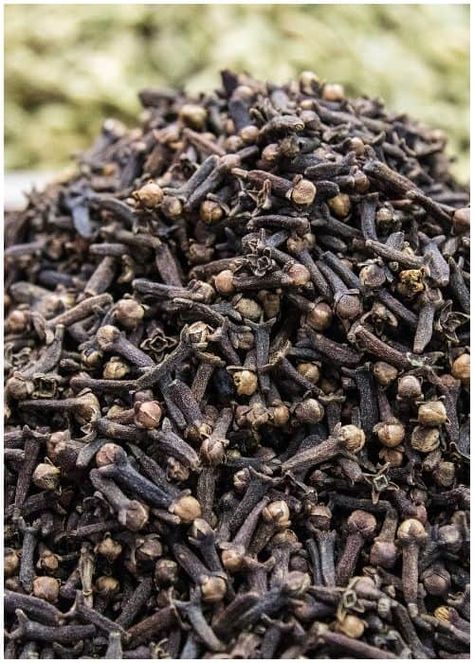 Herbs For Protection, Forralt Bor, Cloves Benefits, Money Spells That Work, Good Luck Spells, Magickal Herbs, Luck Spells, Magic Herbs, Magical Herbs