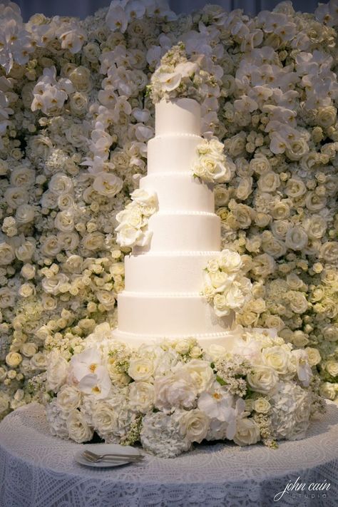 Giant Wedding Cake, Floral Fairytale Wedding, Fairytale Wedding Cake, White Floral Wedding Cake, Large Wedding Cake, Wedding Cake Hydrangea, Fairy Tale Wedding Cake, Large Wedding Cakes, Angel Wedding