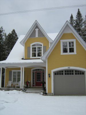 I love this.  I am fearless with paint but I hate to admit I wouldn't have the guts for this. Yellow House Exterior, Yellow Cottage, Yellow House, Grey Houses, Exterior Paint Colors For House, Yellow Houses, Cute House, House Paint Exterior, Exterior Paint Colors