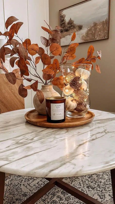 25 Fall Tray Decor Ideas That'll Make Your Home Insta-Worthy Fall Tray Decor, Fall Apartment Decor, Fall Tray, Fall Room Decor, Easy Fall Decor, Cozy Fall Decor, Hemma Diy, Fall Decor Inspiration, Dekor Diy