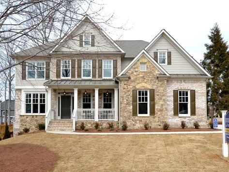 Tradition House Exterior, Suburban Farmhouse Exterior, Nice Suburban Homes, House Exterior Suburban, White Suburban House, Cute Suburban House, Suburban House Layout, Suburban House Exterior, Suburban Family Home