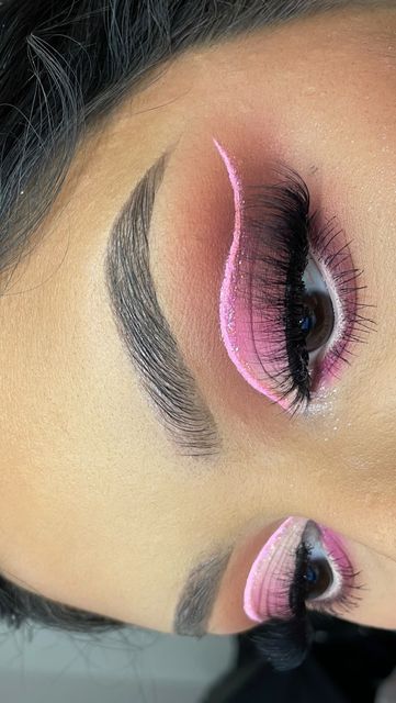 Pink Eyeshadow Looks Valentines Day, February Eyeshadow Looks, Eye Makeup Valentines Day, Eyeshadow Looks Valentines Day, Rose Eyeshadow Looks, V Day Makeup Looks, Valentines Day Make Up Looks Eye Makeup, Valentines Makeup Look, Cute Valentines Day Makeup Looks