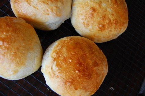 Ive been finding that making bread bowls can be tricky because if you let them rise too long, they tend to flatten out. Try to stick to the timing as best you can. Use the 2lb. setting on your machine if you have the option. Bread Bowls Recipe, Bread Machine Bread, Homemade Bread Bowls, Bread Bowl Recipe, Bread Tags, Bread Maker Recipes, Recipe Baking, Bread Bowl, Bread Maker