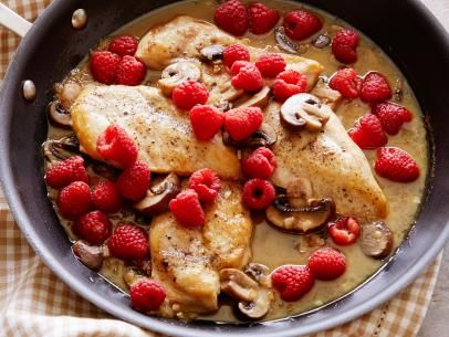 Raspberry Chicken Pan Fried Boneless Chicken Breast, Fried Boneless Chicken Breast, Raspberry Chicken, Trisha Yearwood Recipes, Chicken Boneless Breast Recipes, Balsamic Vinegar Chicken, Trisha Yearwood, Raspberry Recipes, Breast Recipe