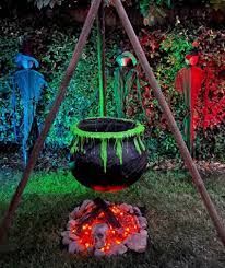 Witch Display, Halloween Camping Decorations, Diy Halloween Witch, Halloween Witch Cauldron, Fake Fire, Scary Halloween Decorations Outdoor, Scary Halloween Decorations Diy, Halloween Haunted House Decorations, Halloween Diy Outdoor